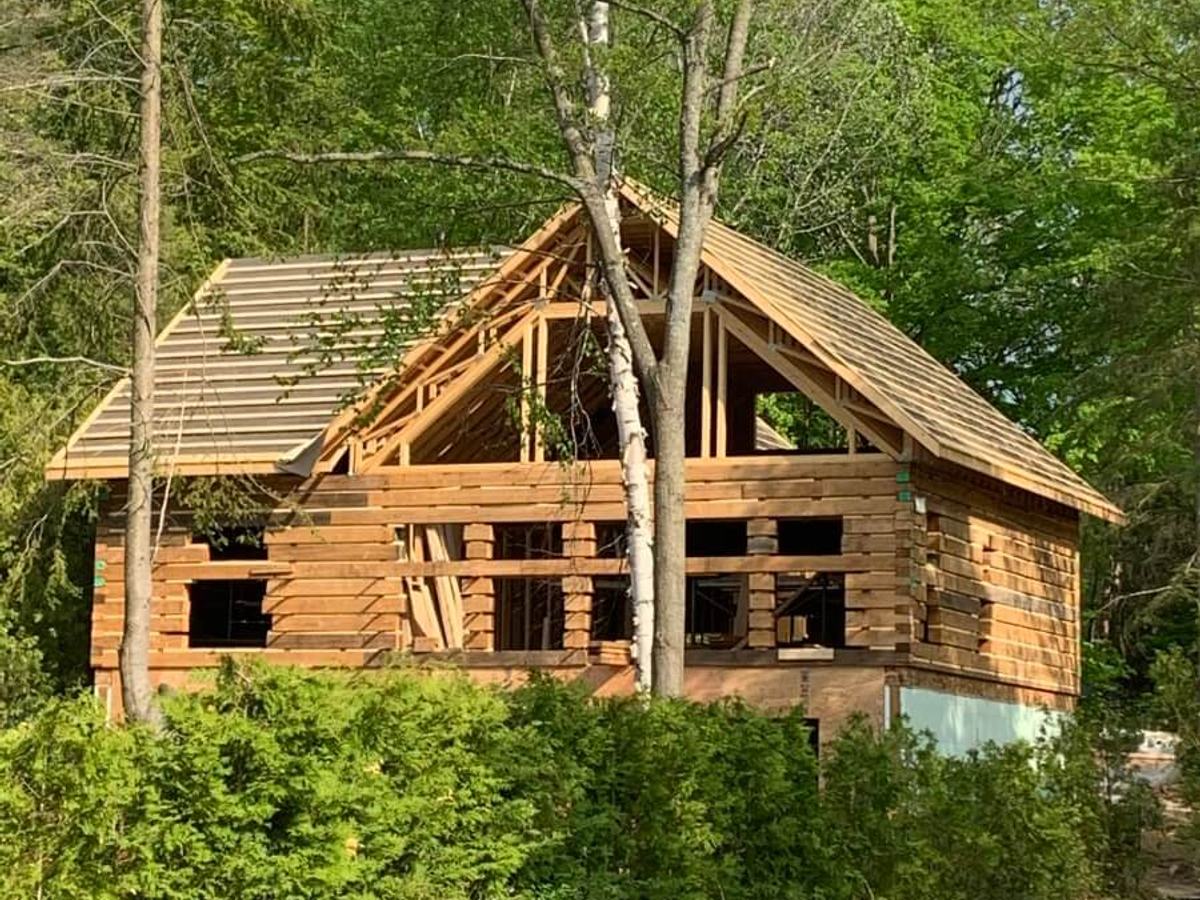 Custom Homes project photo 1 by Mighton Construction
